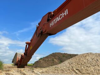 建設機械・重機の出張オイル交換専門店ロックサービス