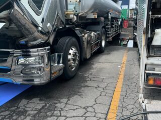 建設機械・重機の出張オイル交換専門店ロックサービス